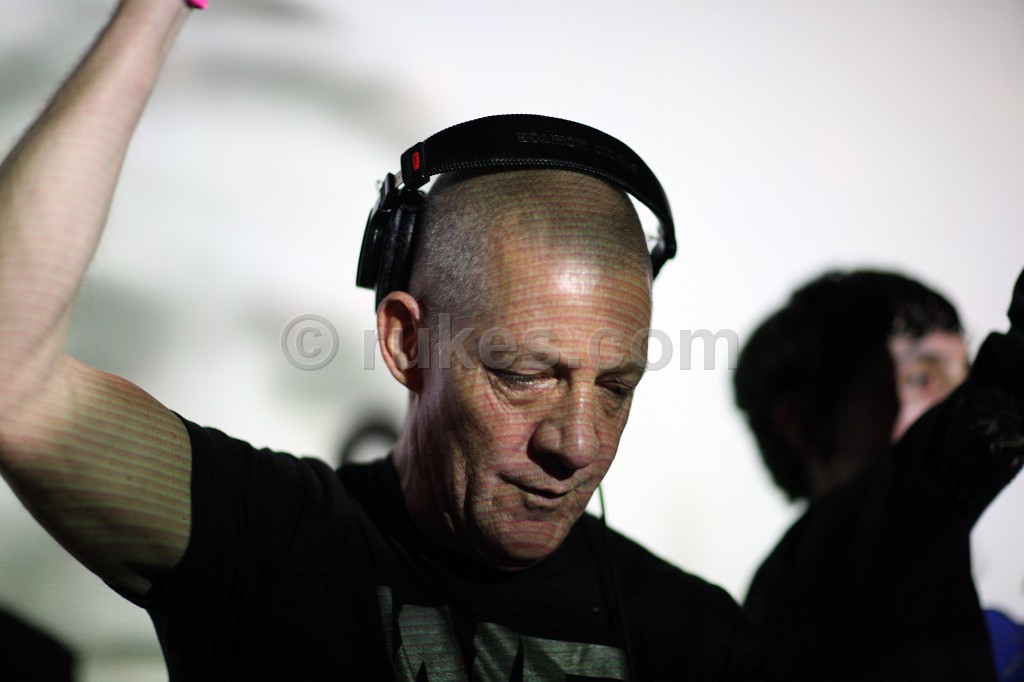 IMAGE: http://photo.rukes.com/cinespace15/slides/cinespace15%20107.jpg