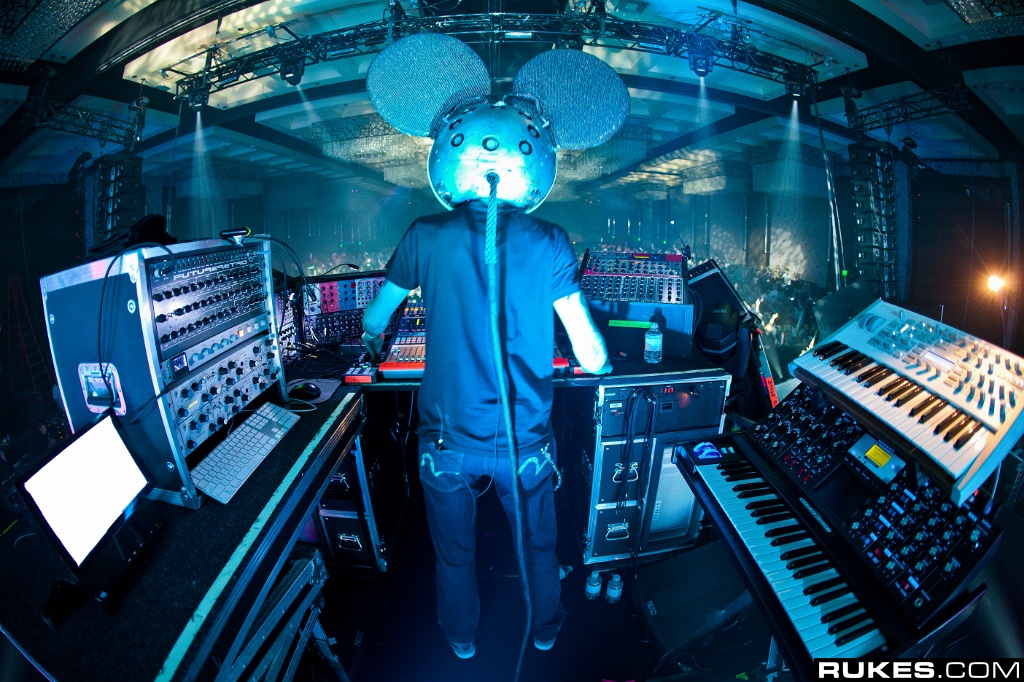 cosmopolitan 154.jpg