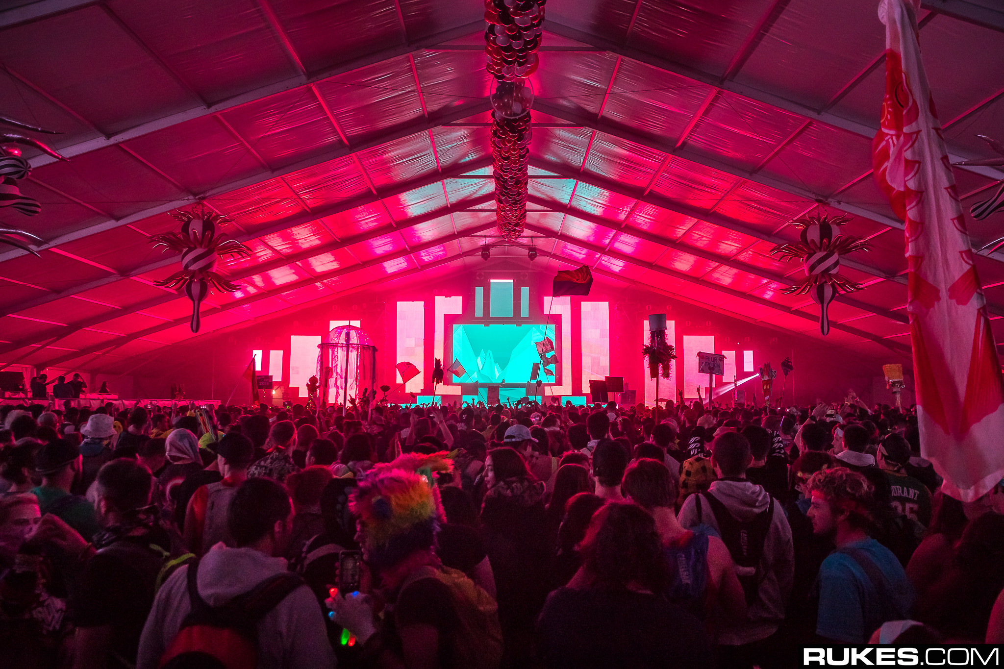 decadence16b 024