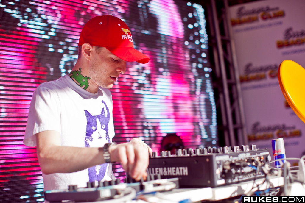 Video Interview: Deadmau5 interview with Zane Lowe, December 2010