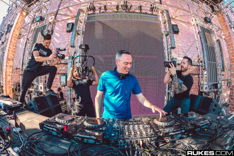 freakydeakytx18b_001