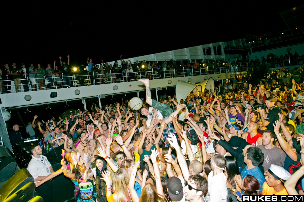 holyship11a_060.jpg