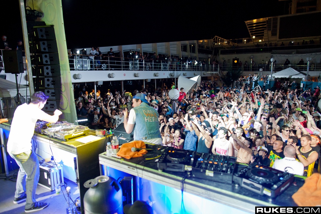 holyship11a_159.jpg