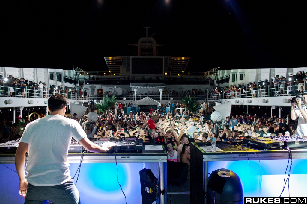holyship11a_165.jpg