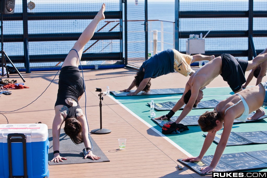 holyship11b_009.jpg