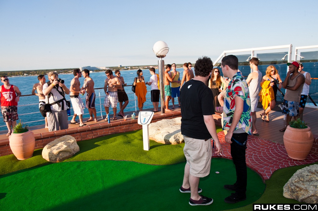 holyship11b_024.jpg