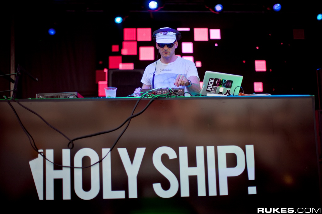 holyship11b_068.jpg