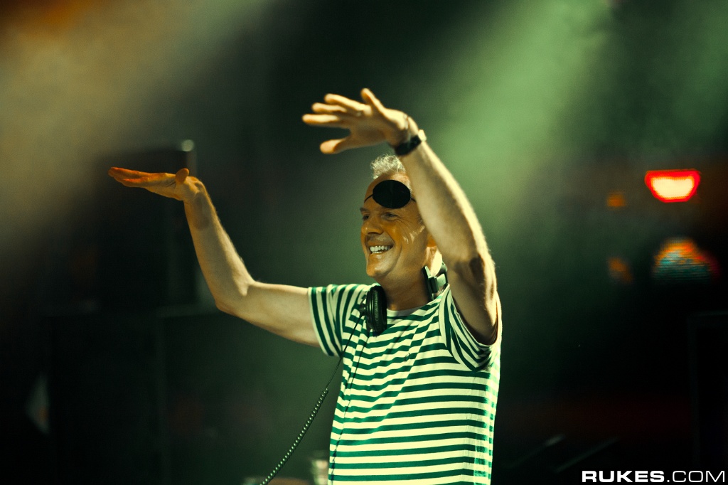 holyship11b_131.jpg