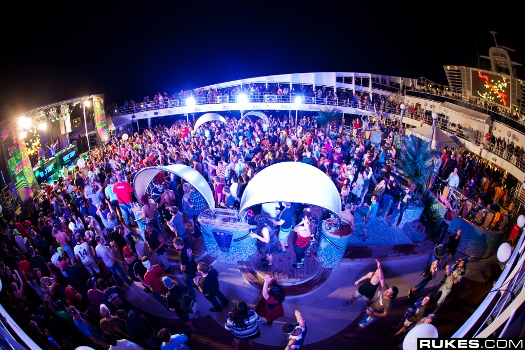 holyship11b_149.jpg