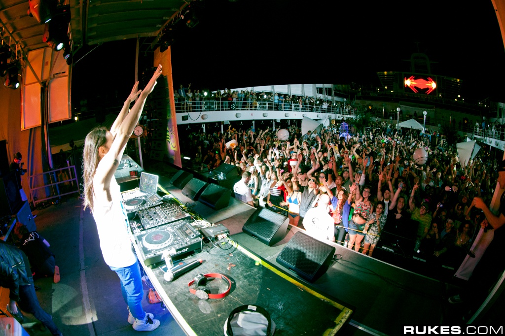 holyship11b_171.jpg