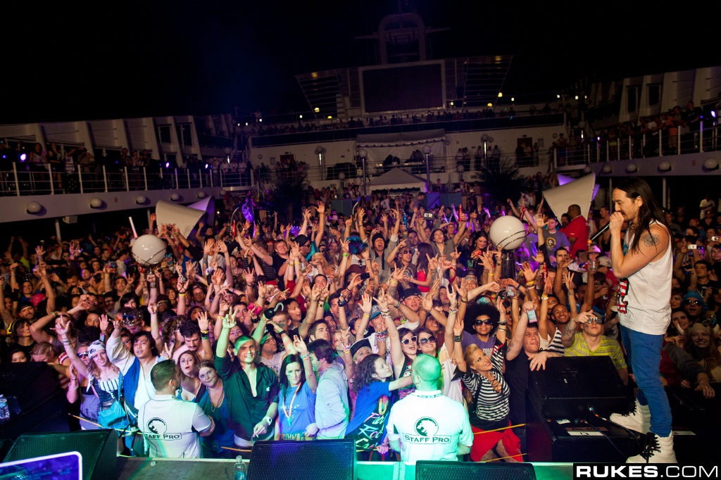 holyship11b_223.jpg