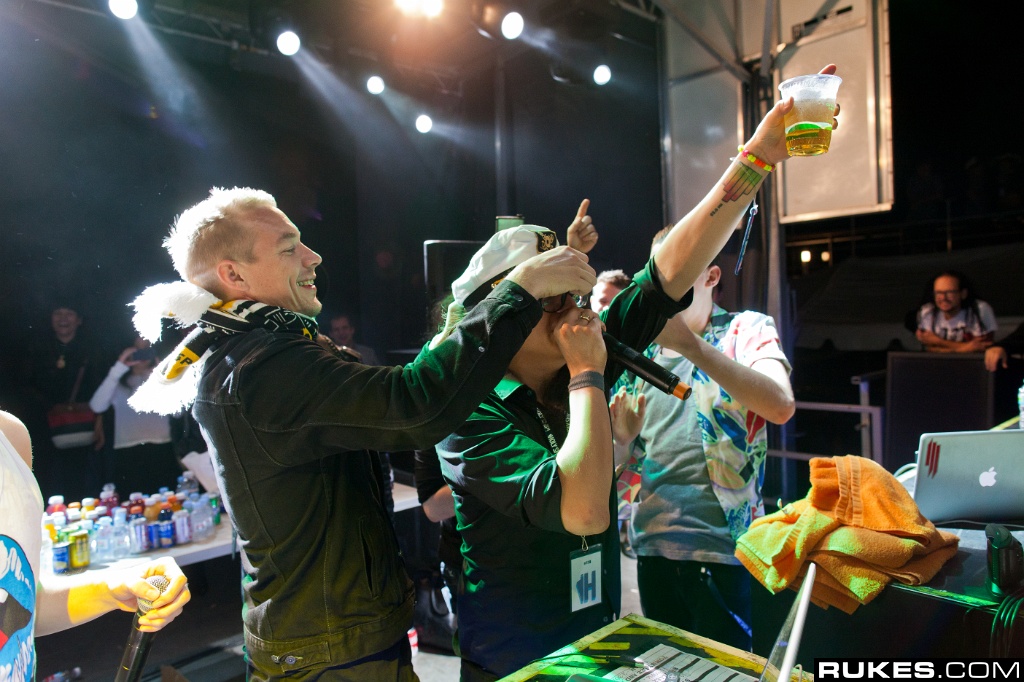 holyship11b_231.jpg