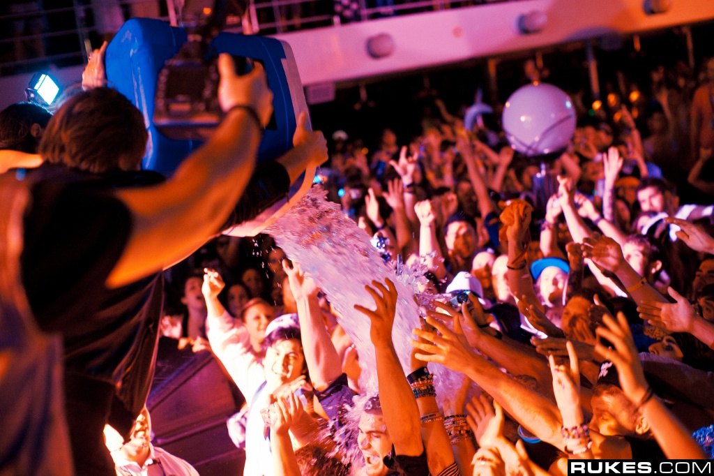 holyship11b_265.jpg