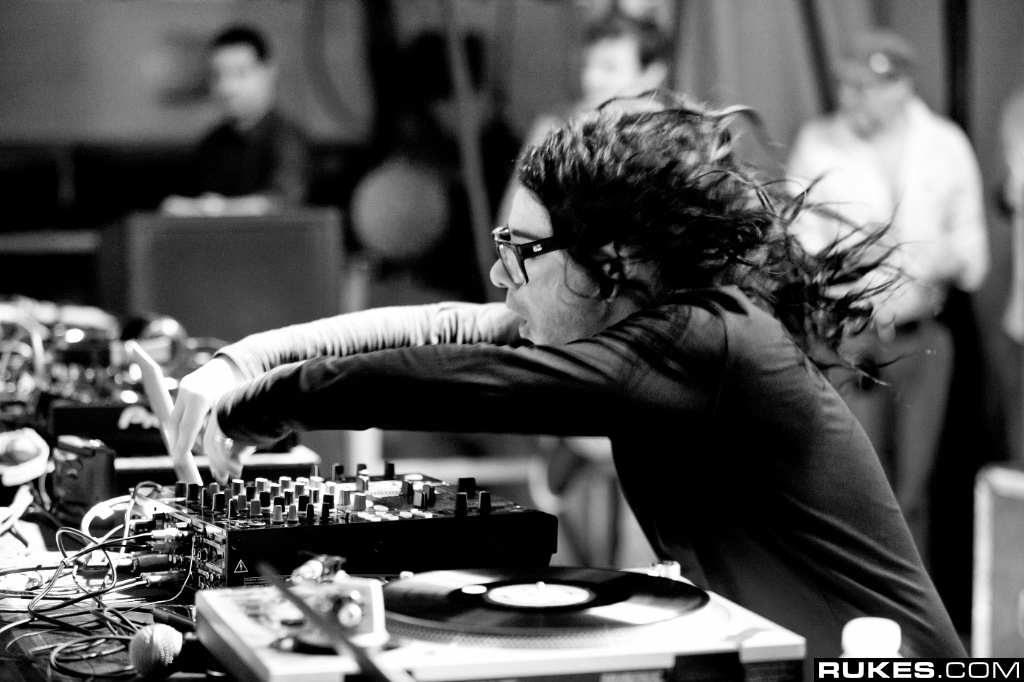 holyship11b_342.jpg