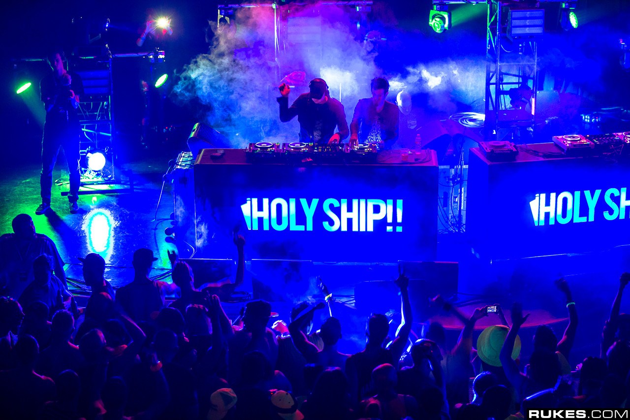 holyship13a_153.jpg