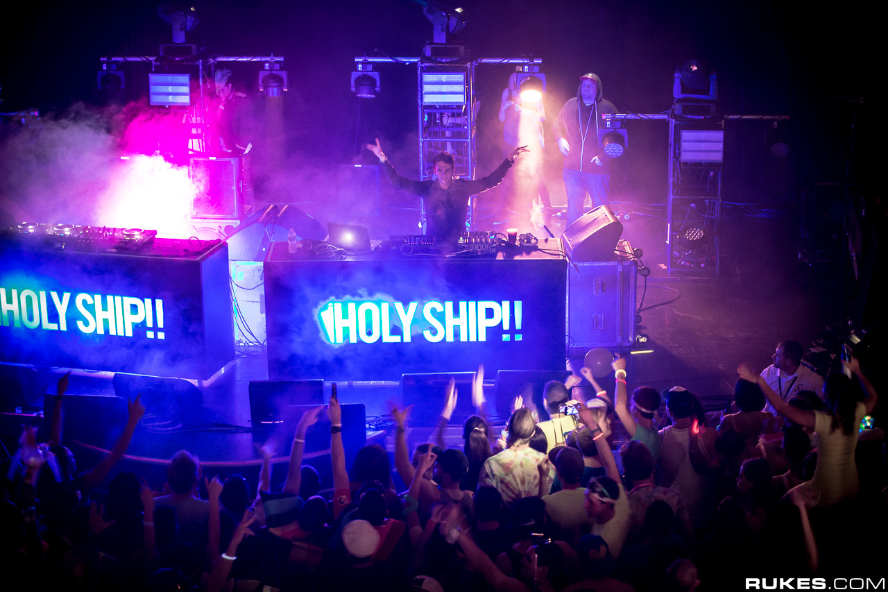 holyship13a_168.jpg