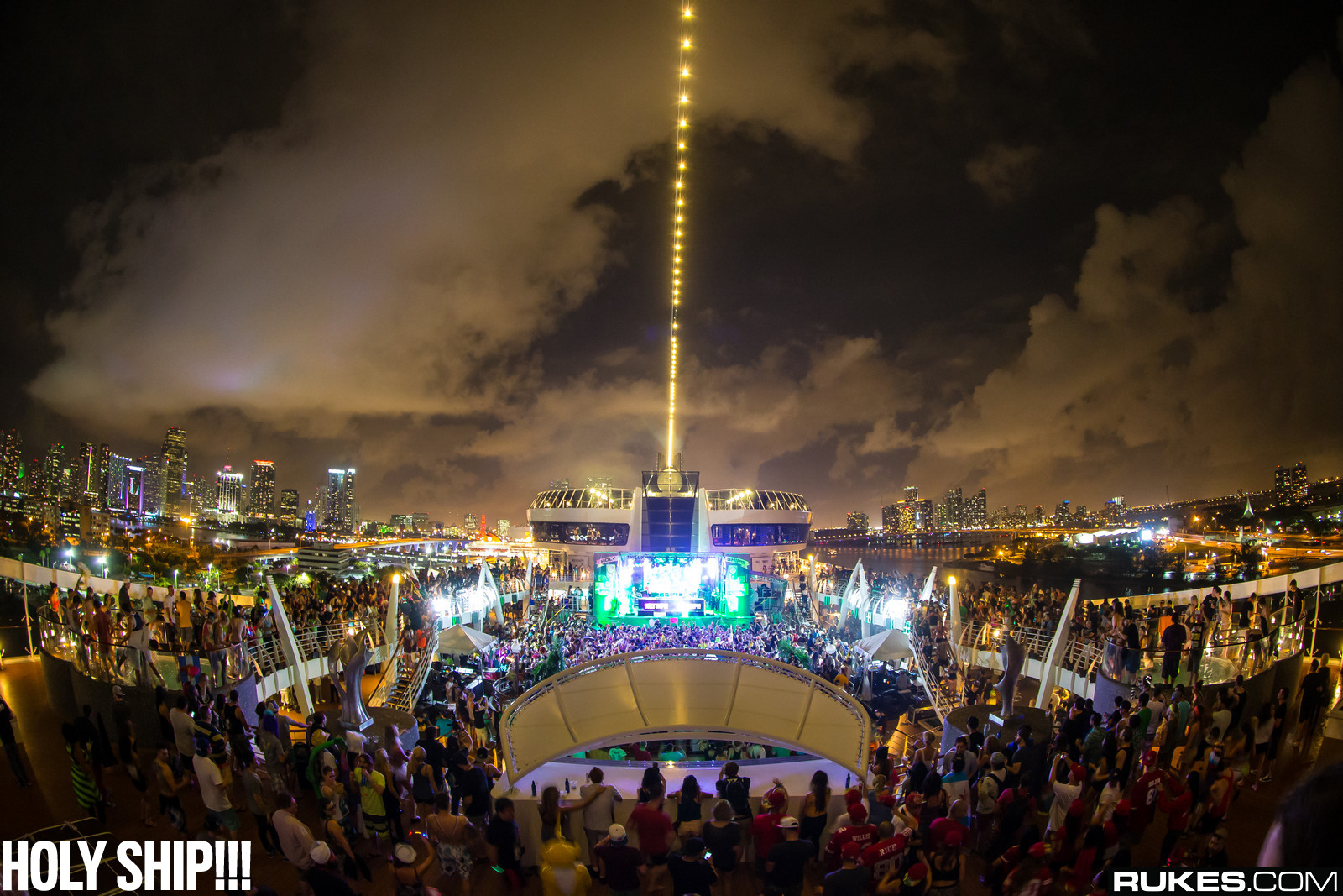 holyship14a_017.jpg