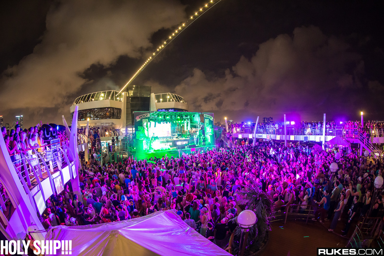 holyship14a_018.jpg