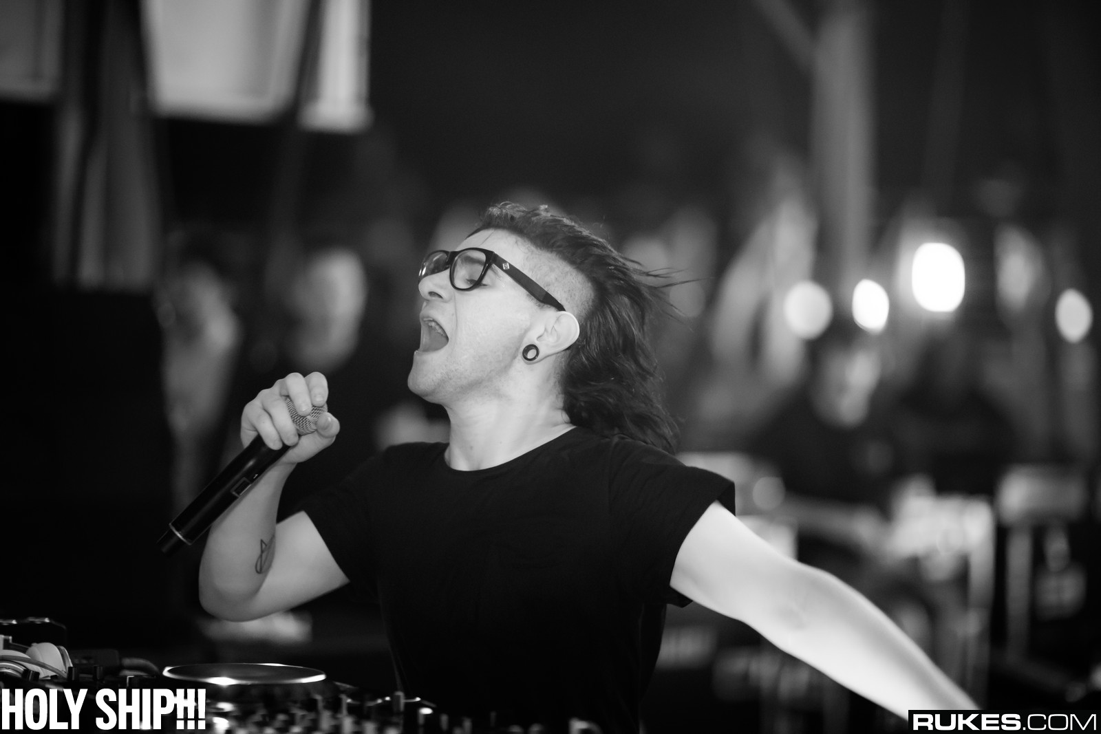 holyship14a_081.jpg