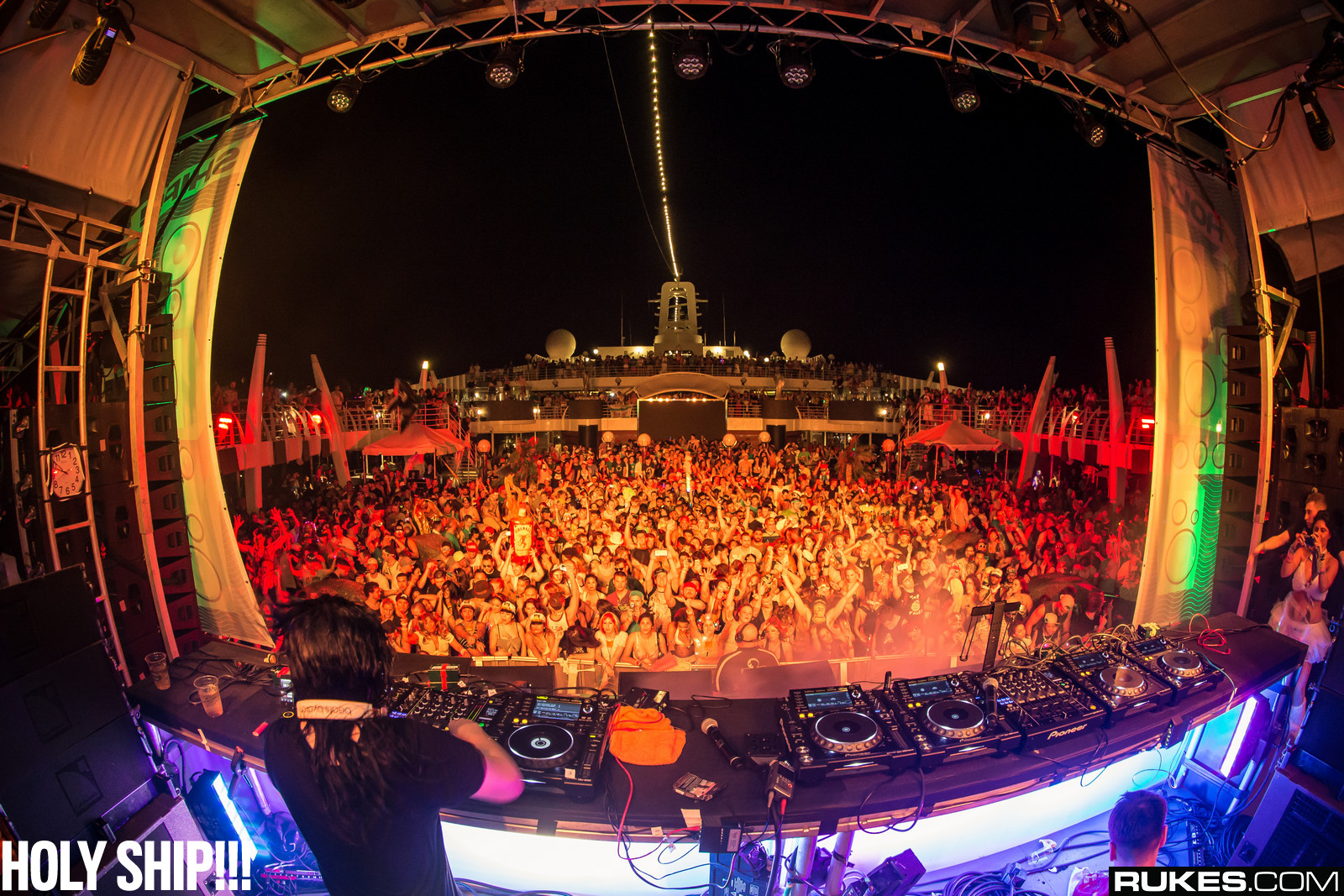 holyship14a_085.jpg