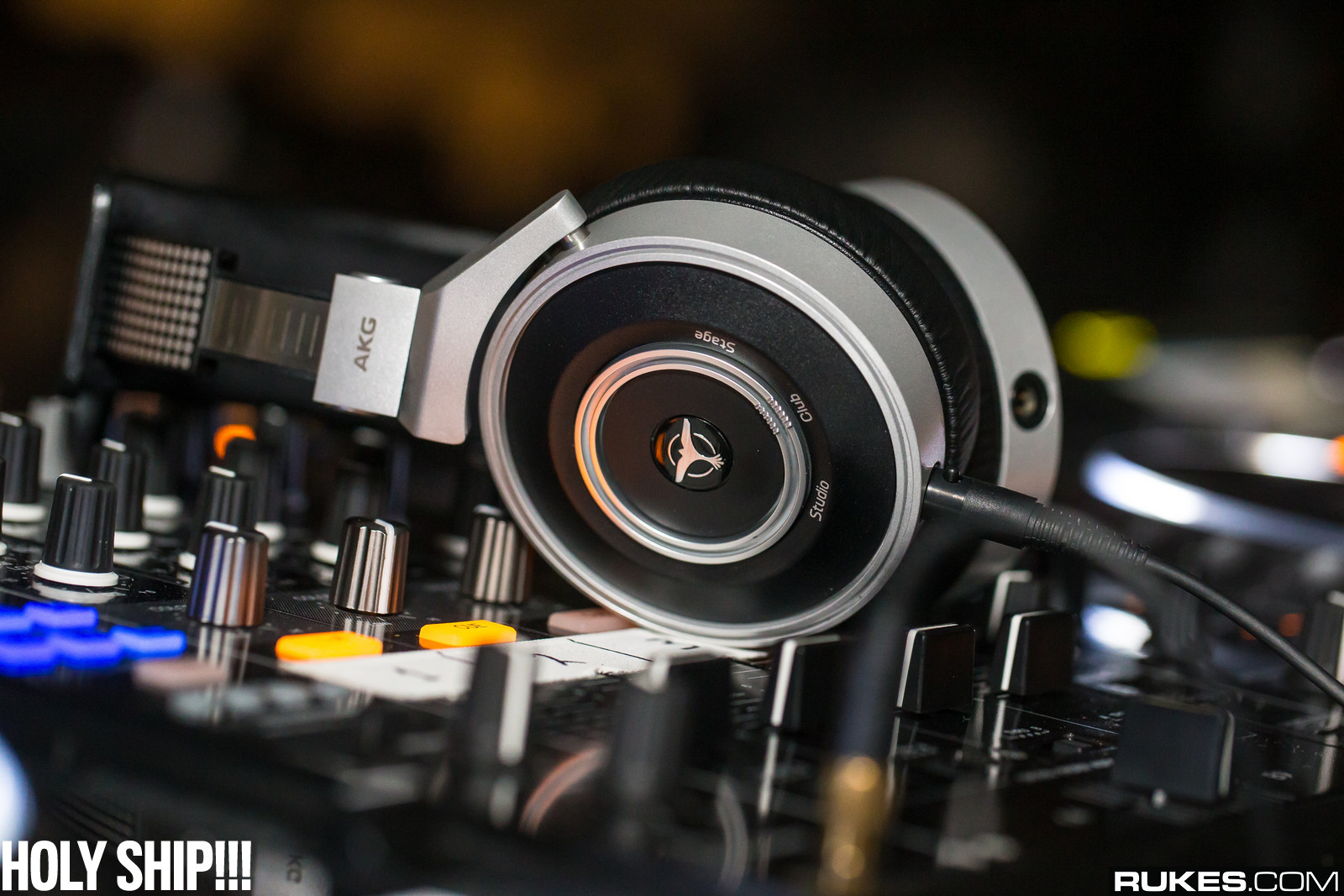 holyship14a_169.jpg