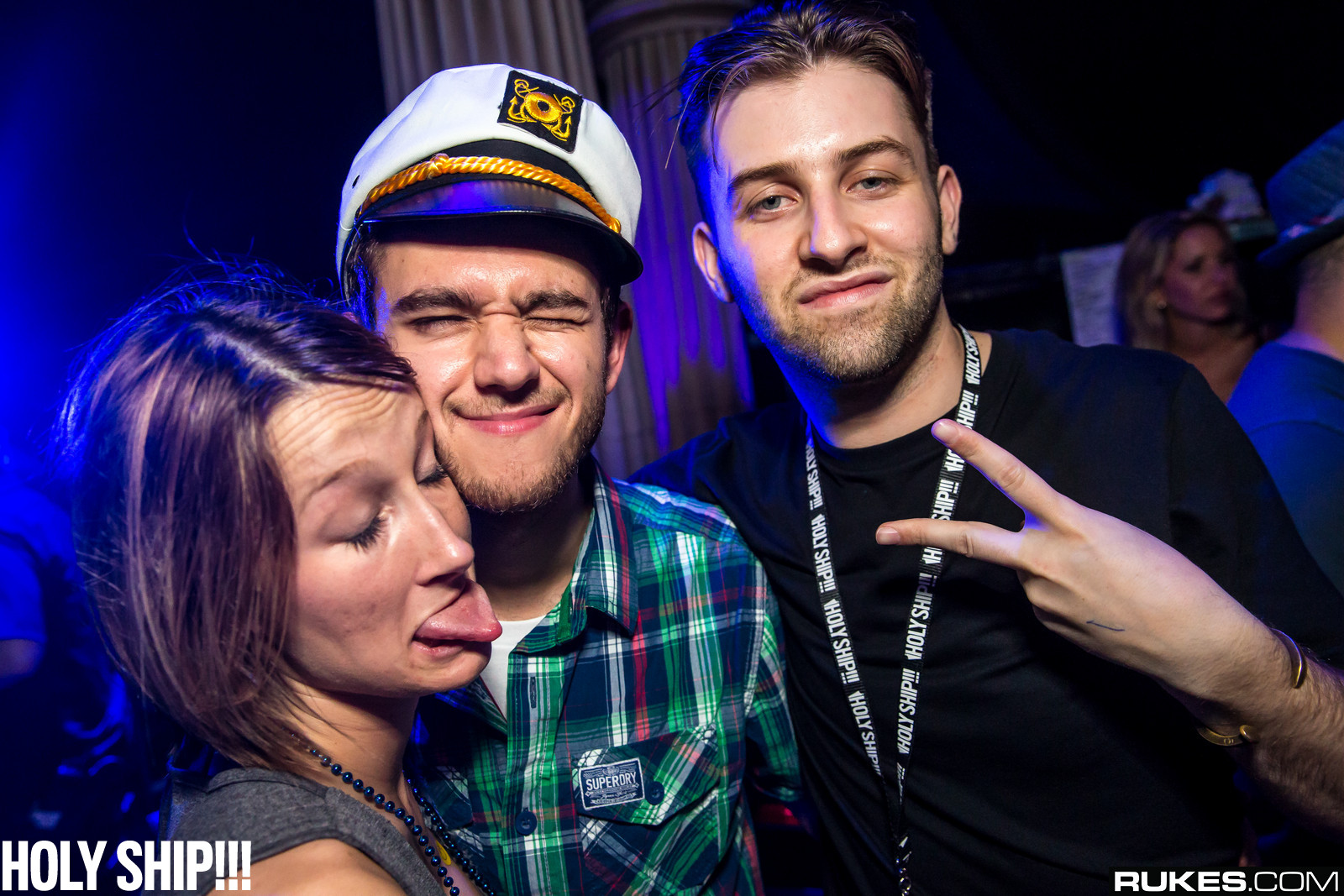holyship14a_222.jpg