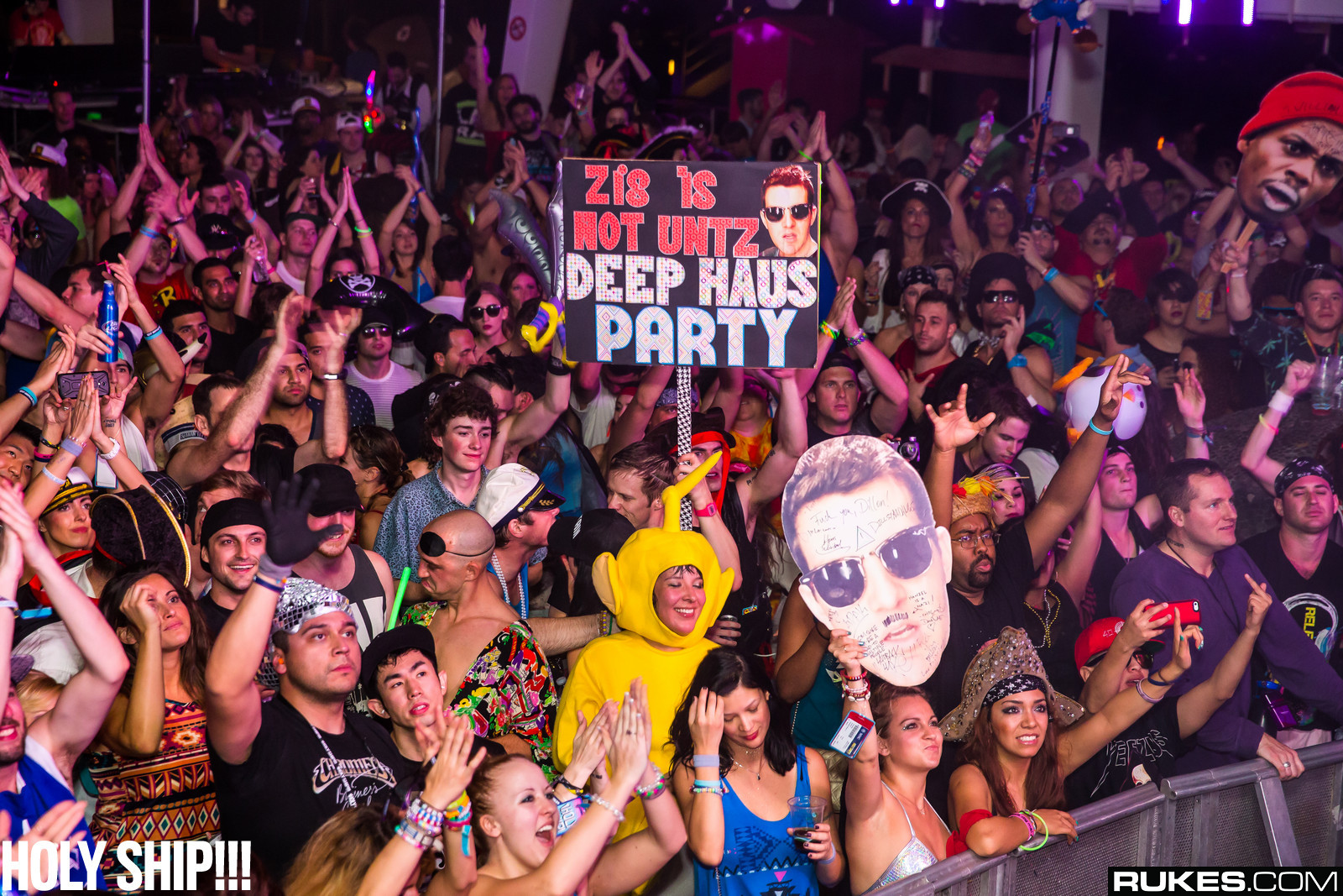 holyship14b_067.jpg