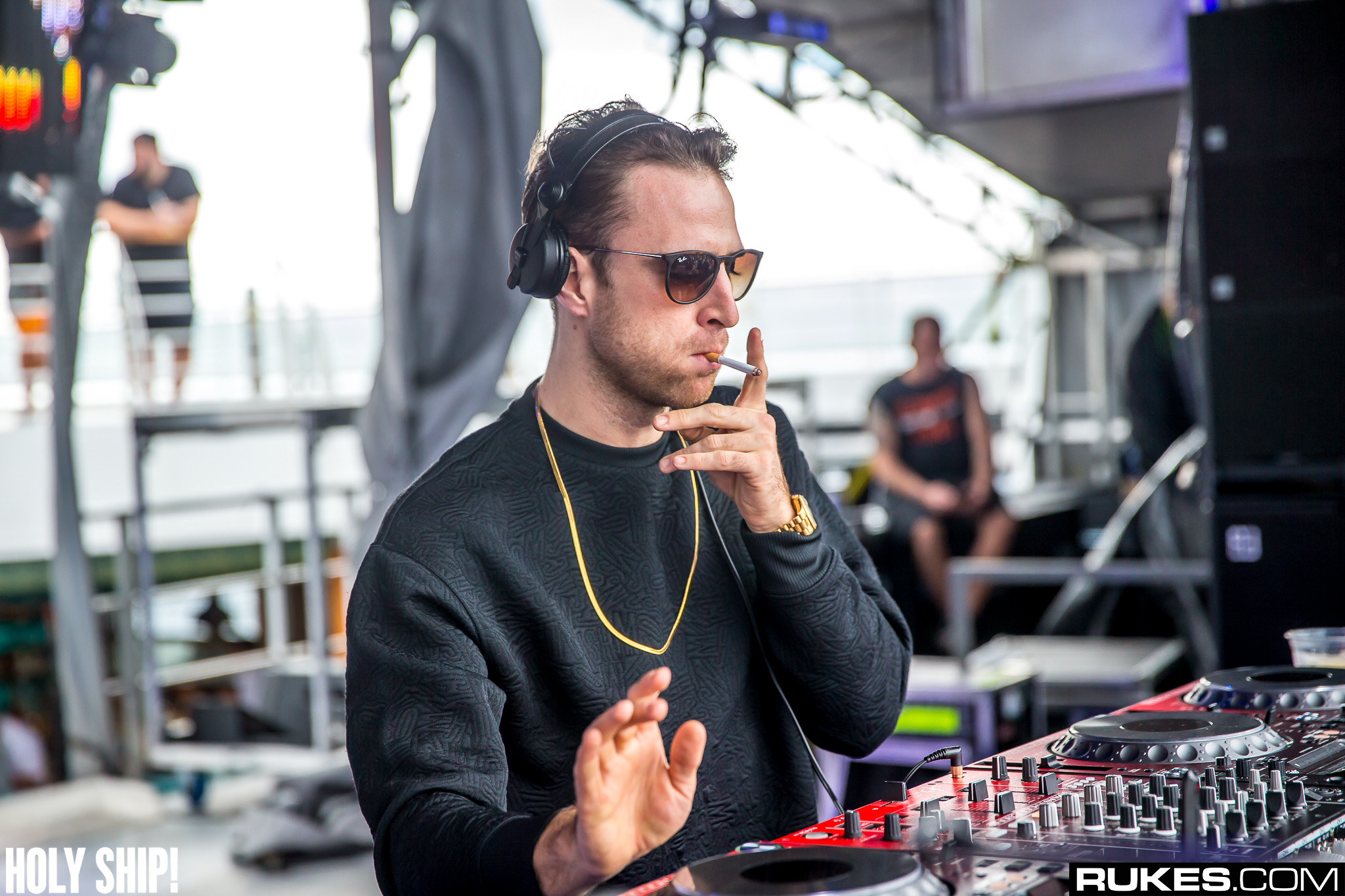 holyship16b 016