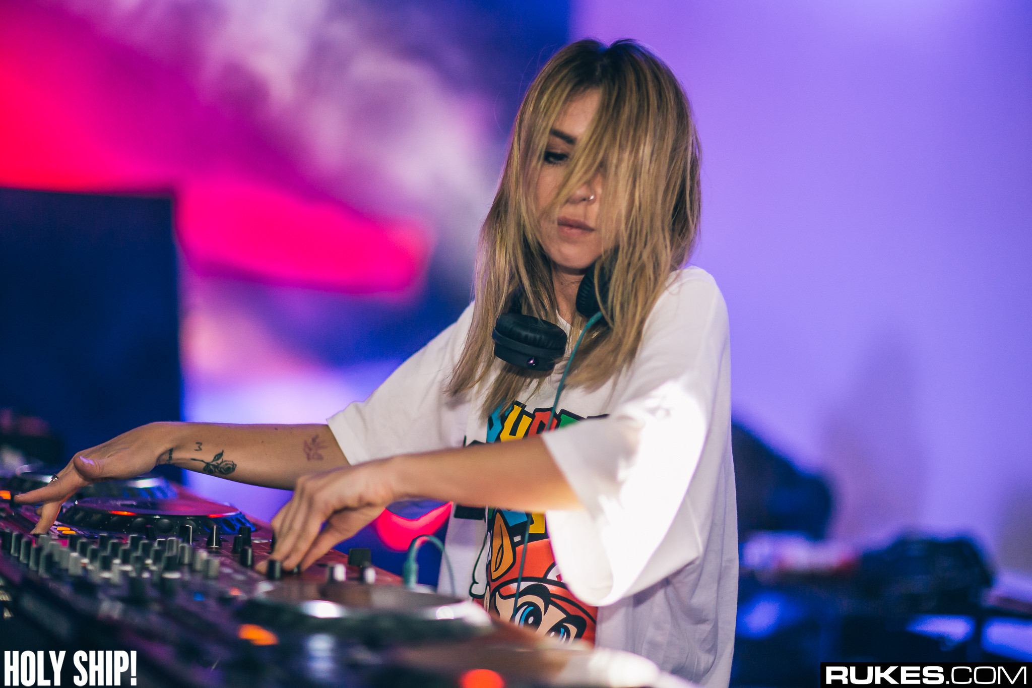 holyship16b 182