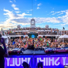 holyship16b_101.jpg