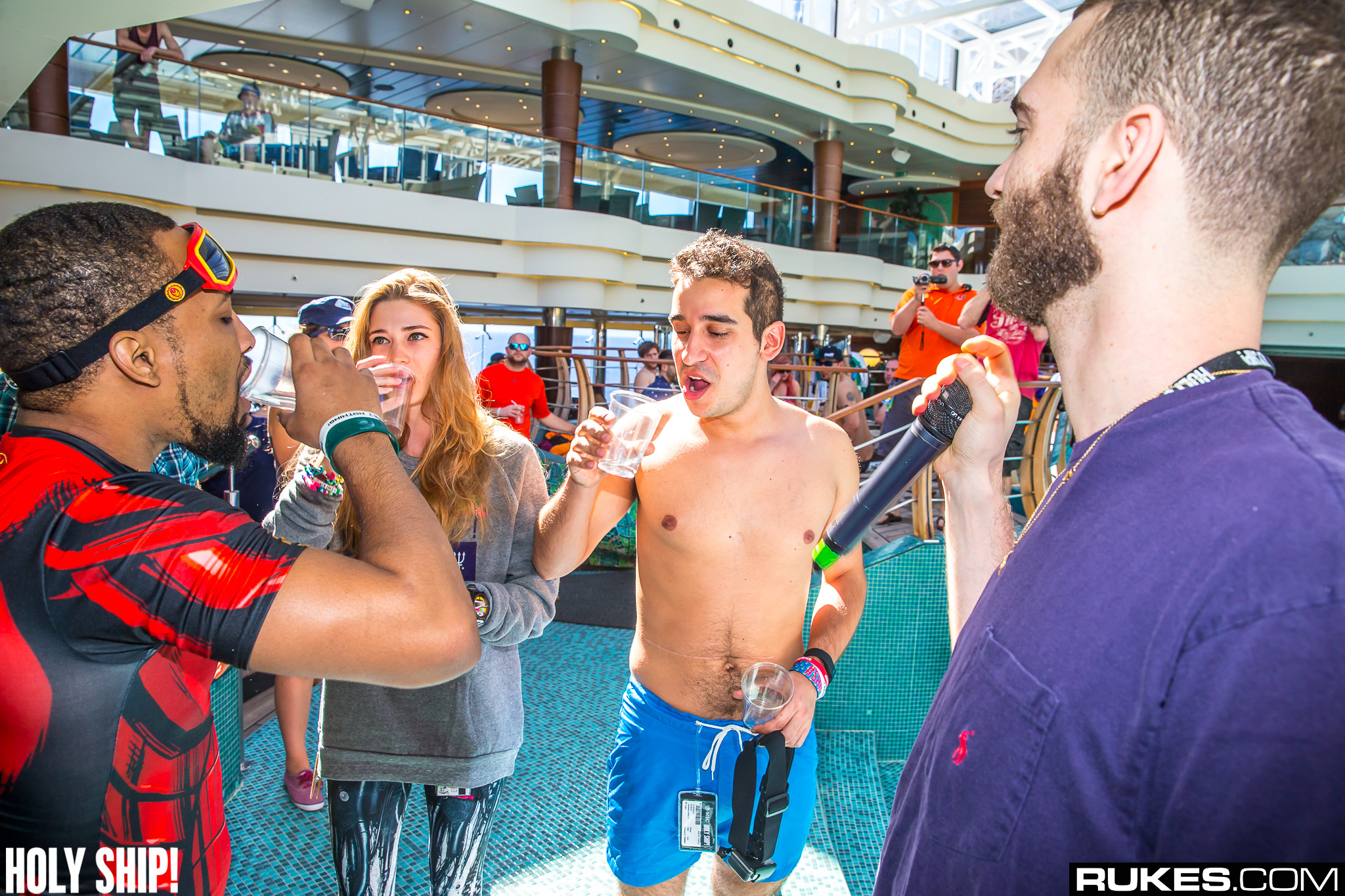 holyship16f 003