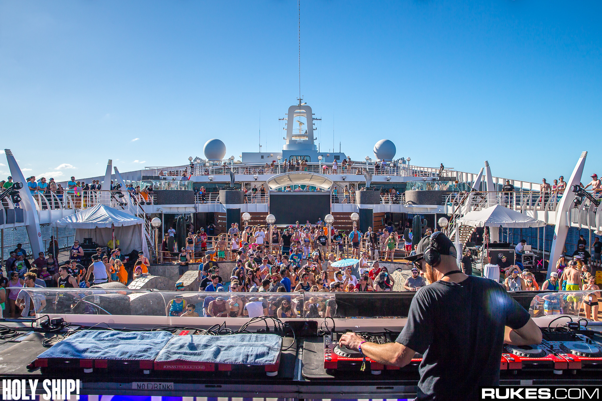 holyship16f 031