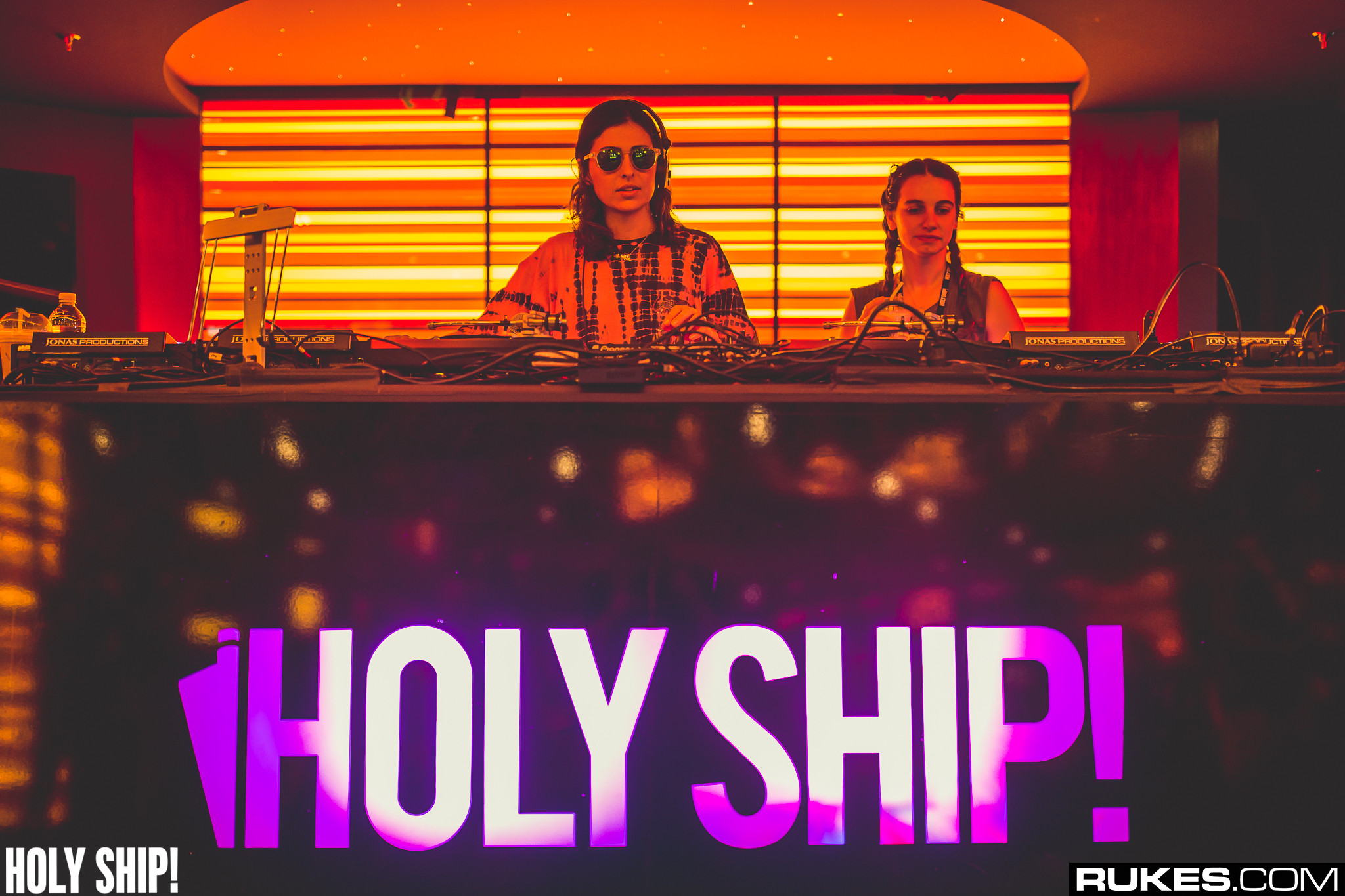 holyship16f 034