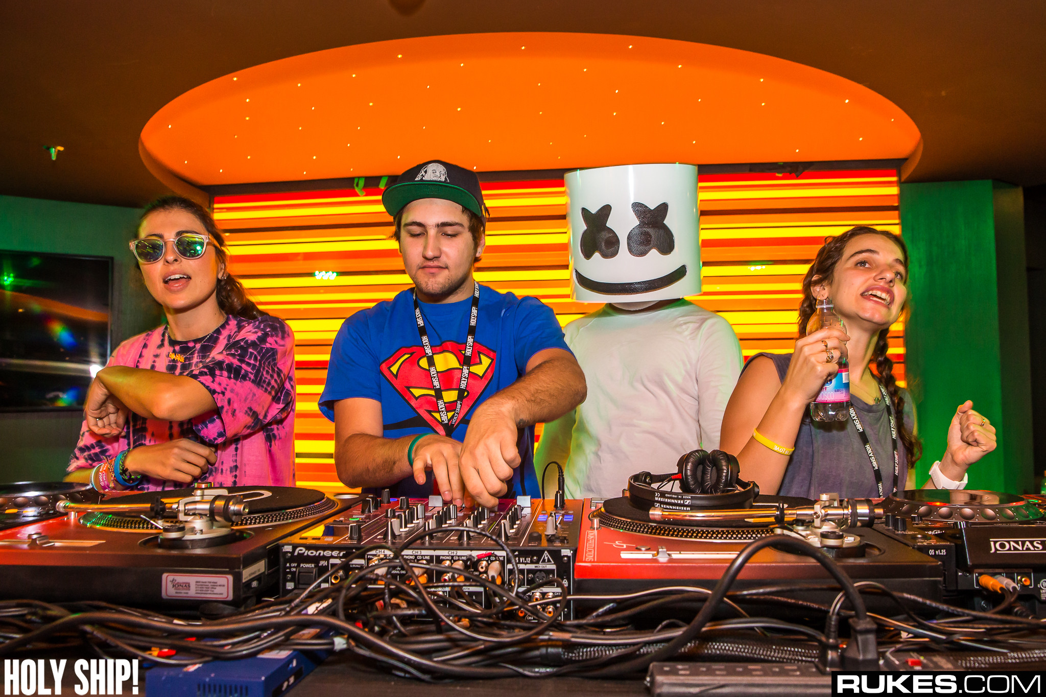 holyship16f 039