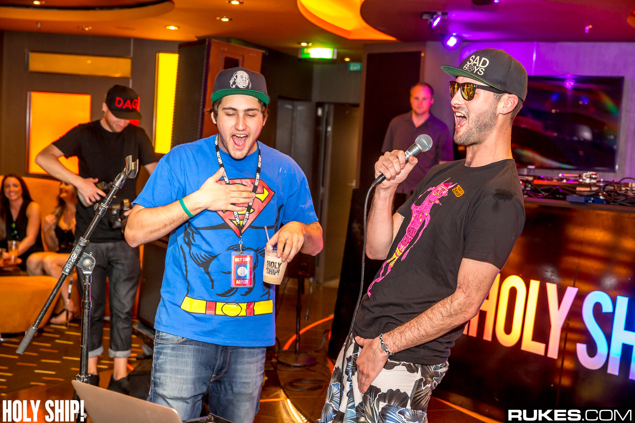 holyship16f 041
