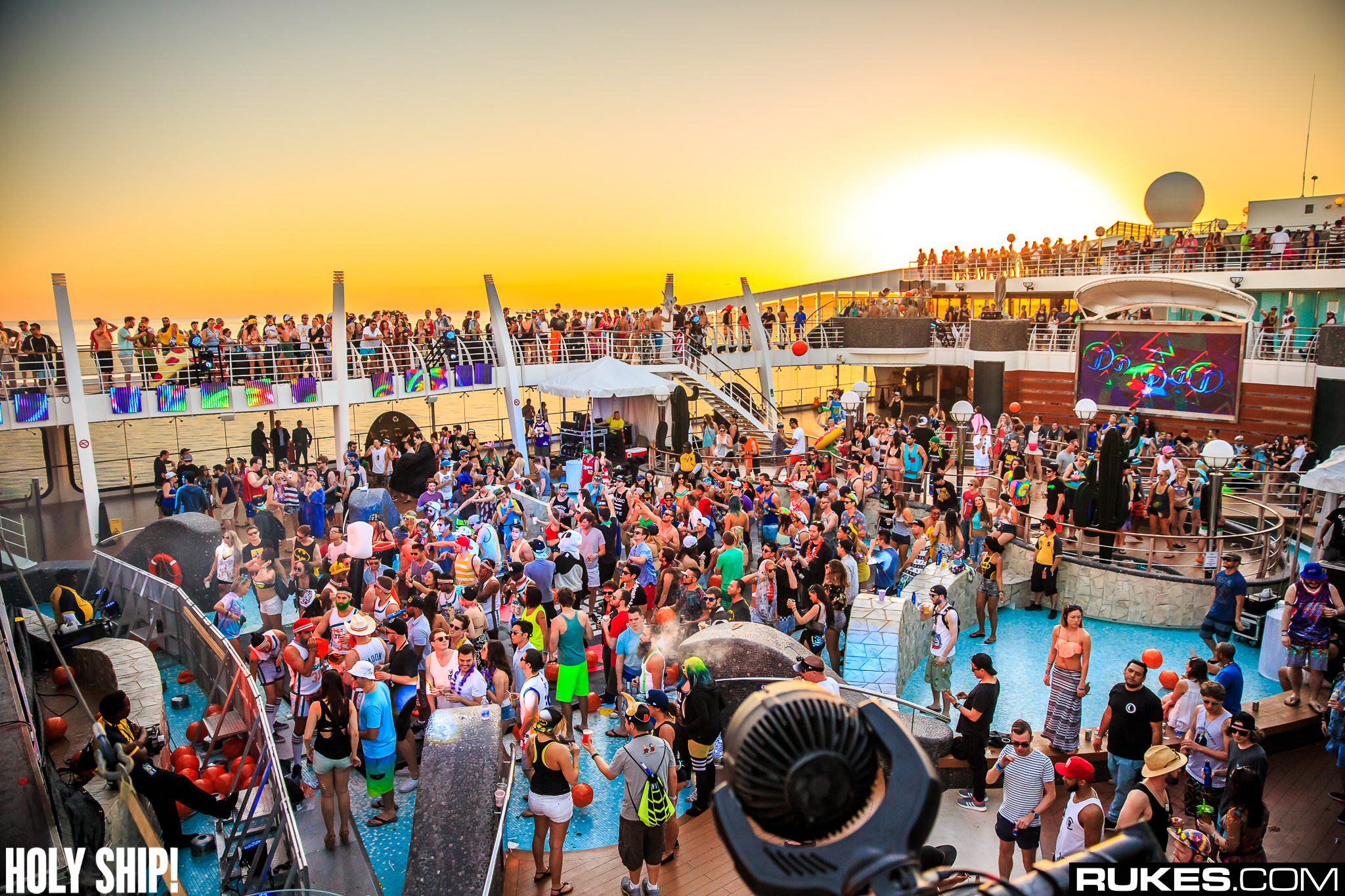 holyship16f 045