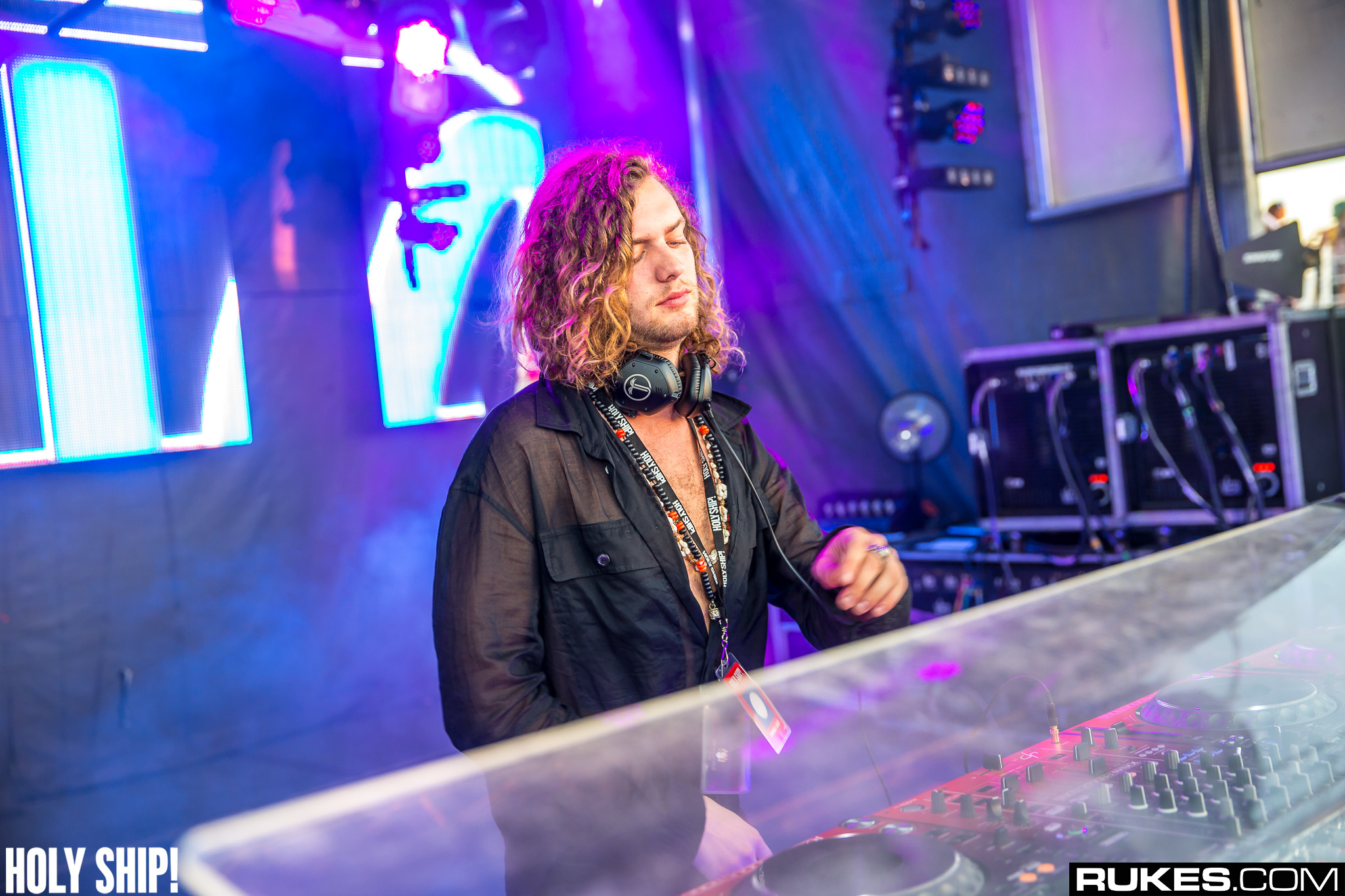 holyship16f 047