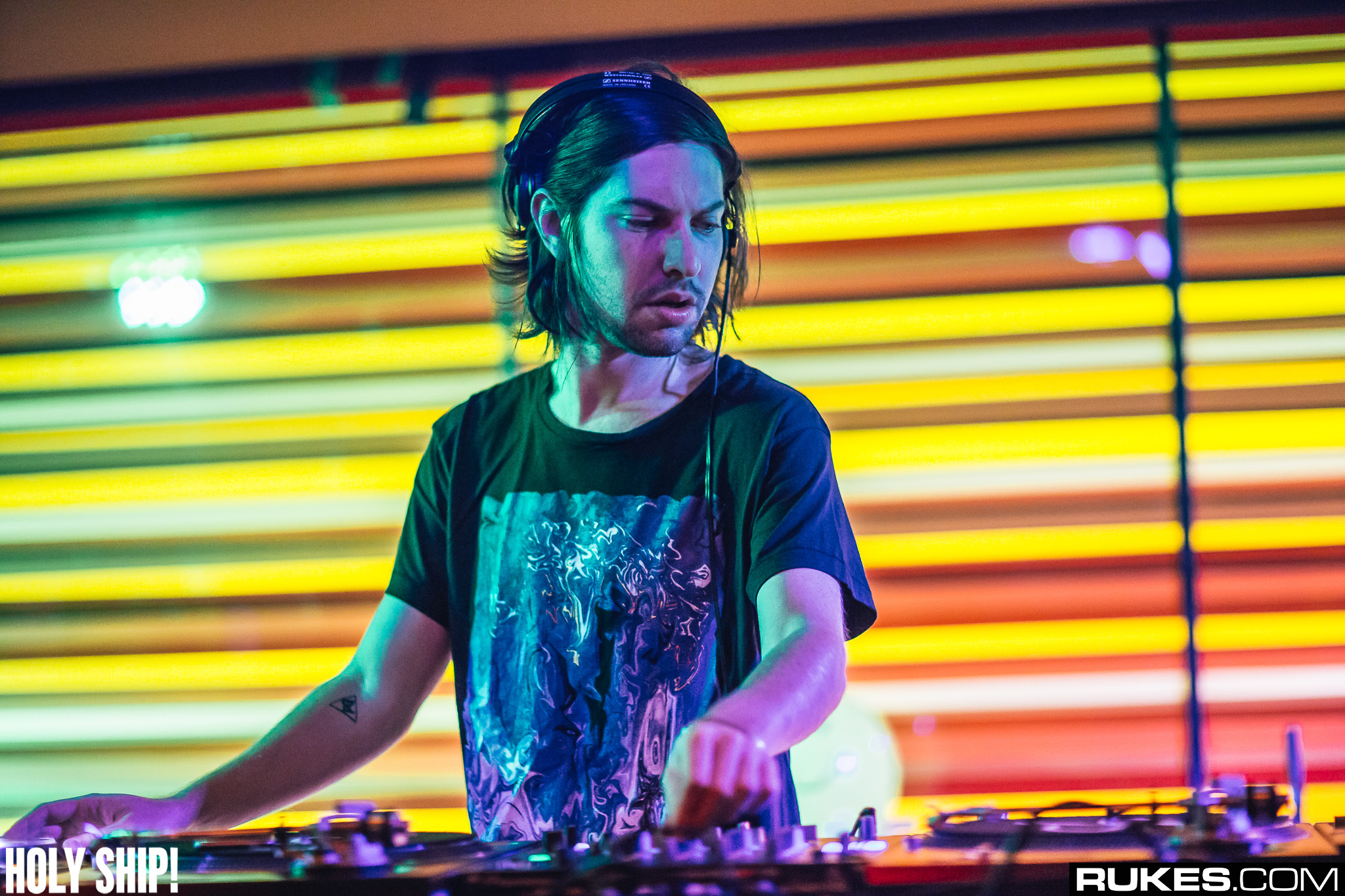 holyship16f 053