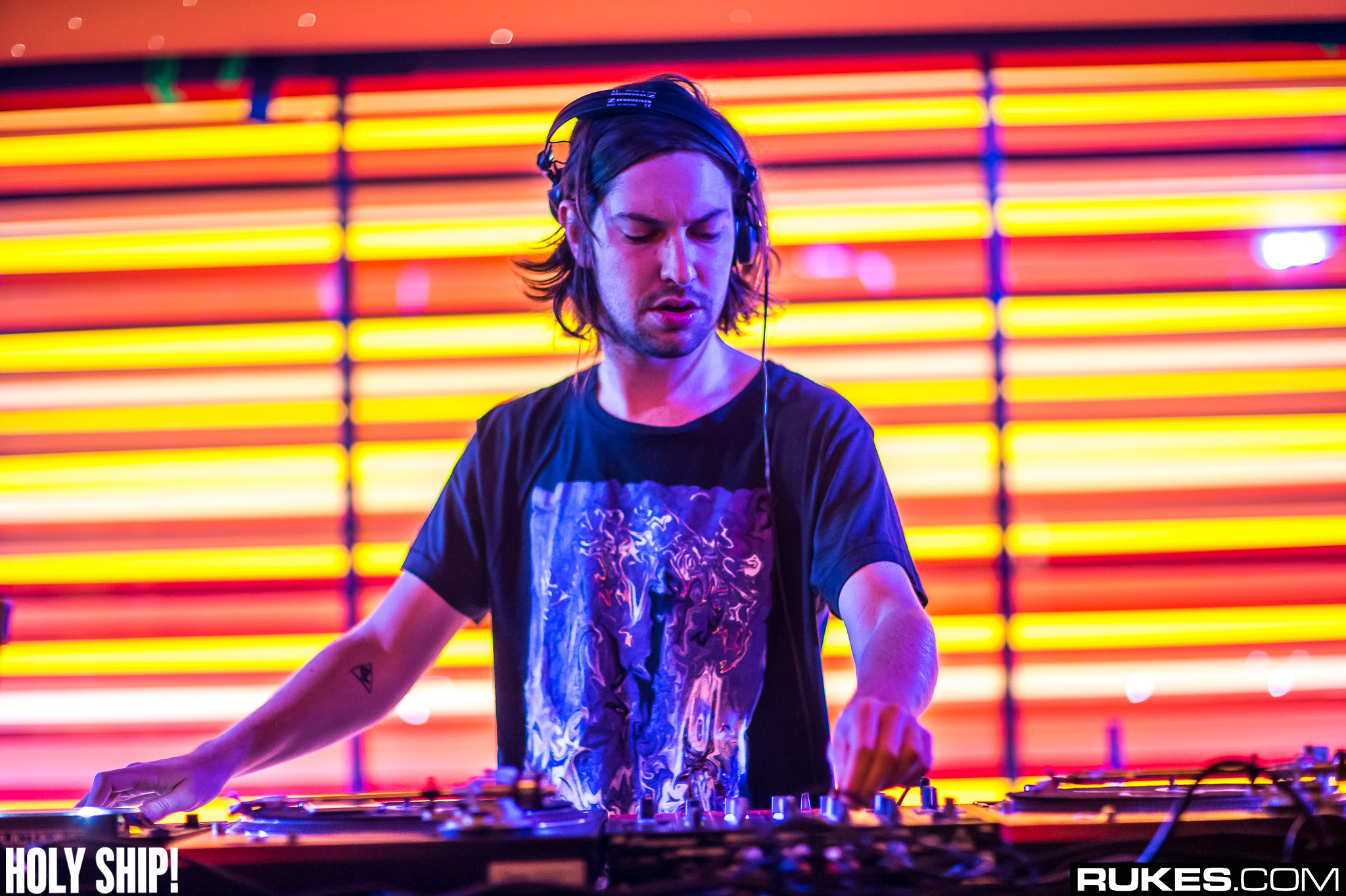 holyship16f 054