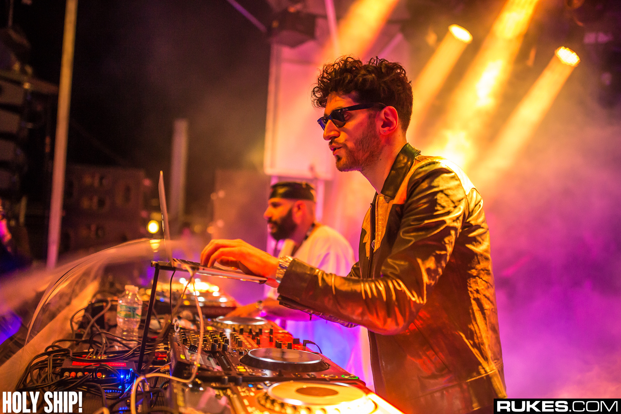 holyship16f 056