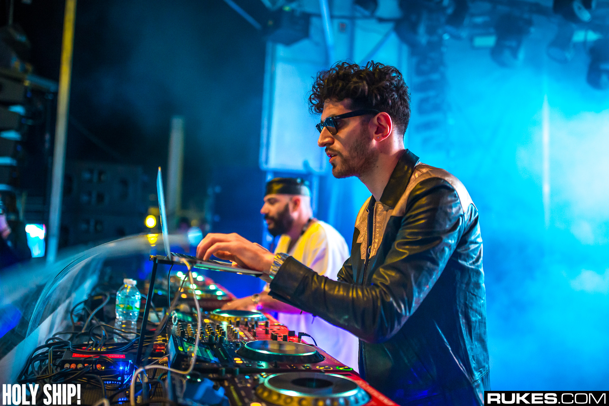 holyship16f 057