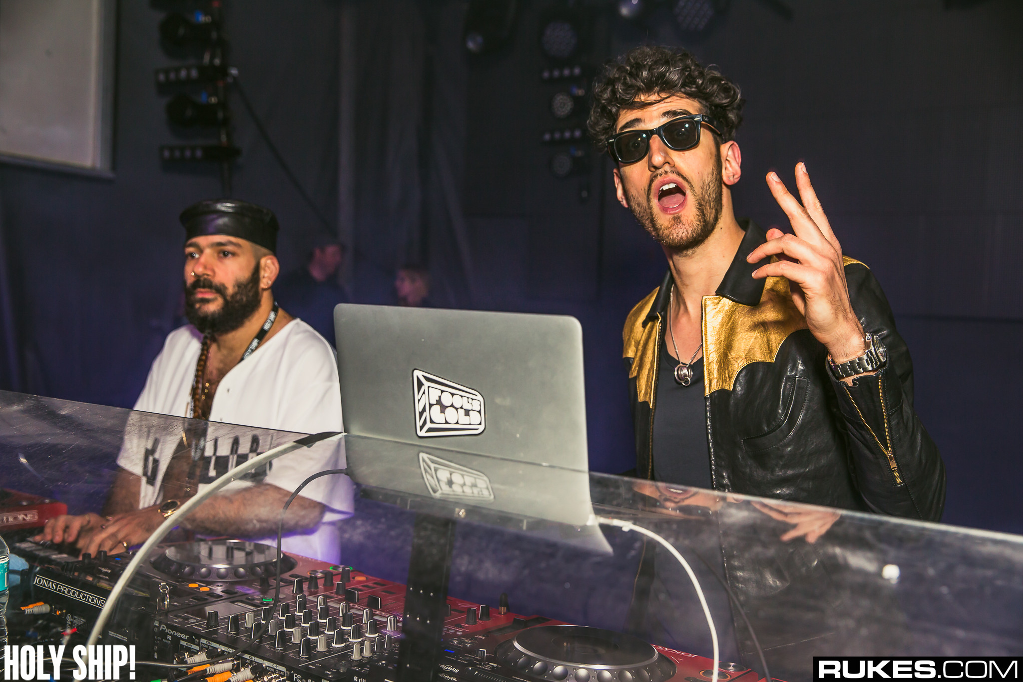 holyship16f 058