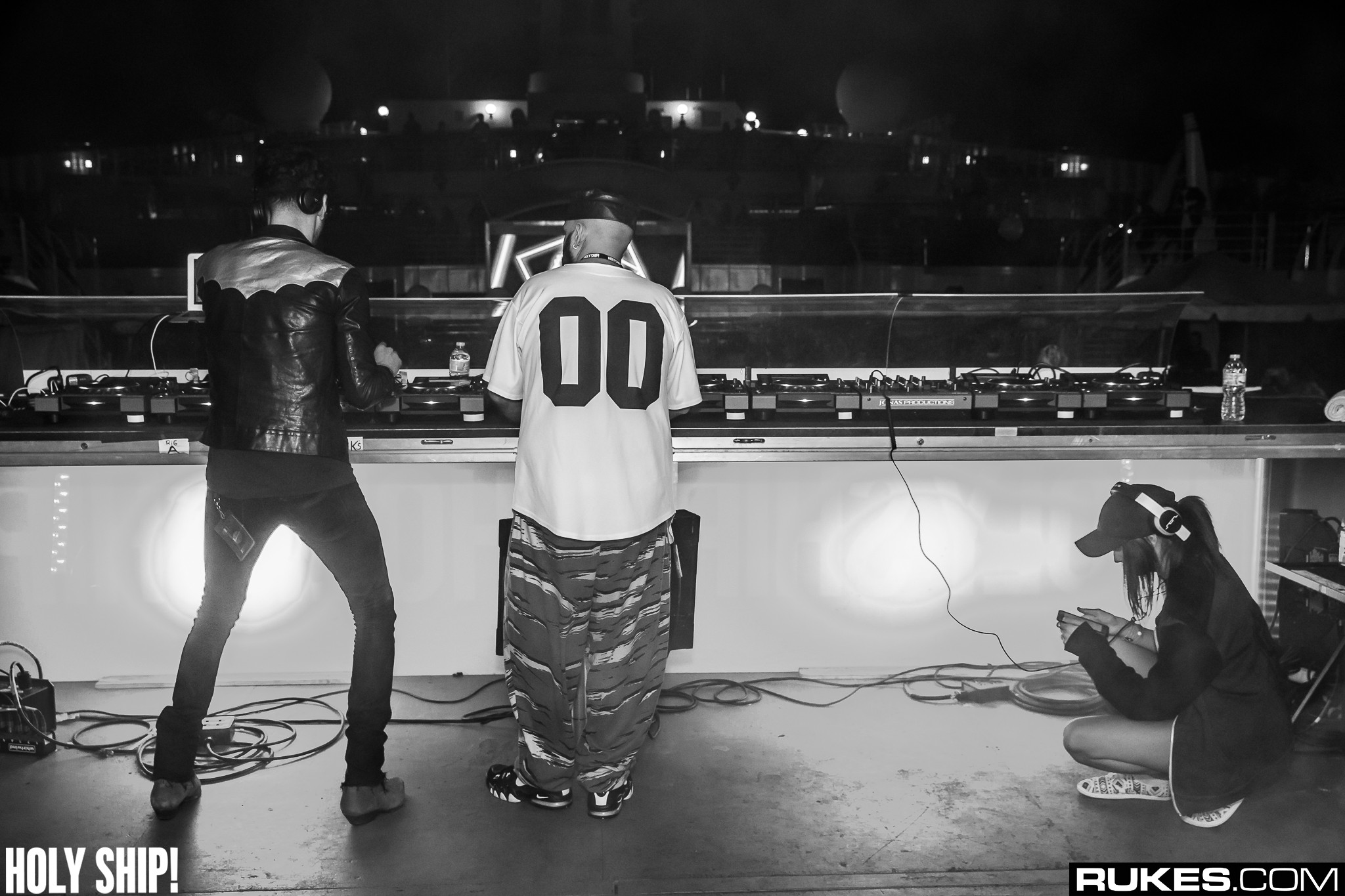 holyship16f 066