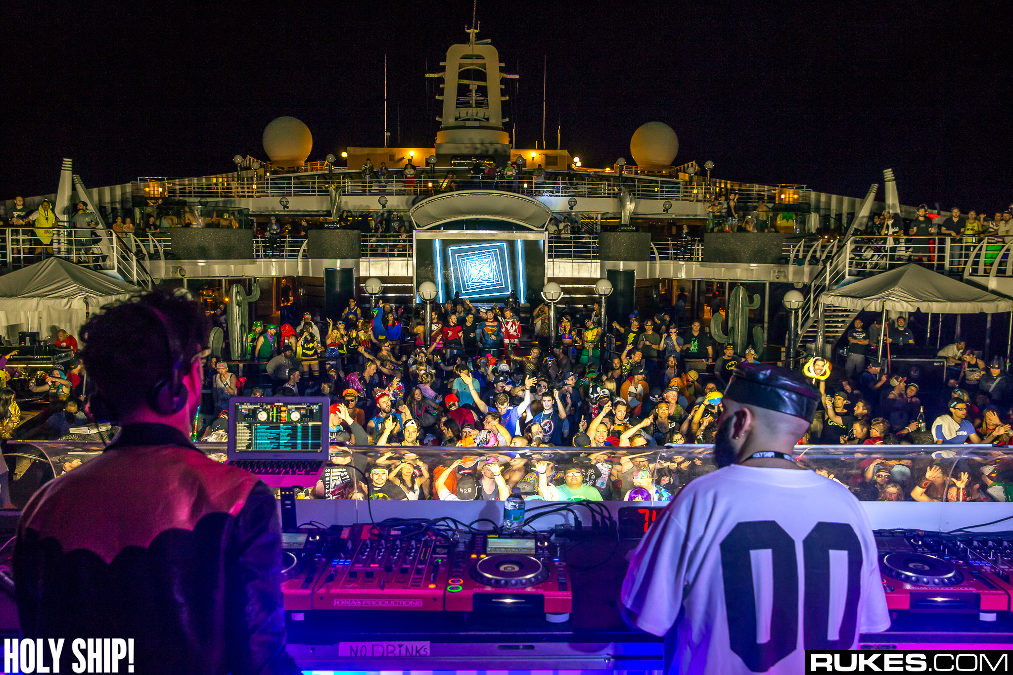 holyship16f 067