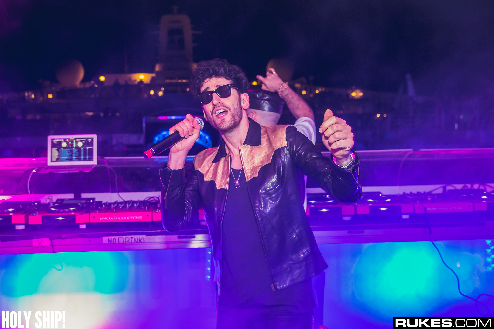 holyship16f 068