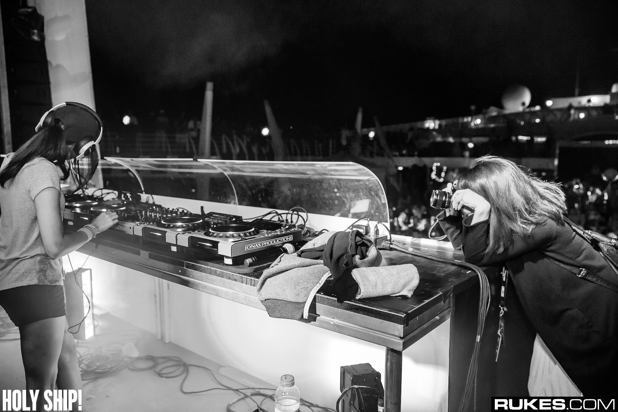 holyship16f 077