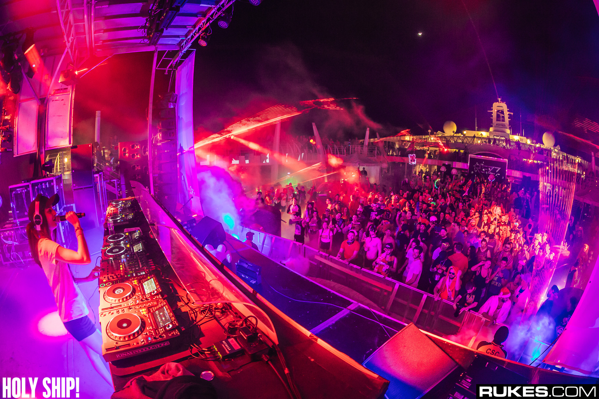 holyship16f 078