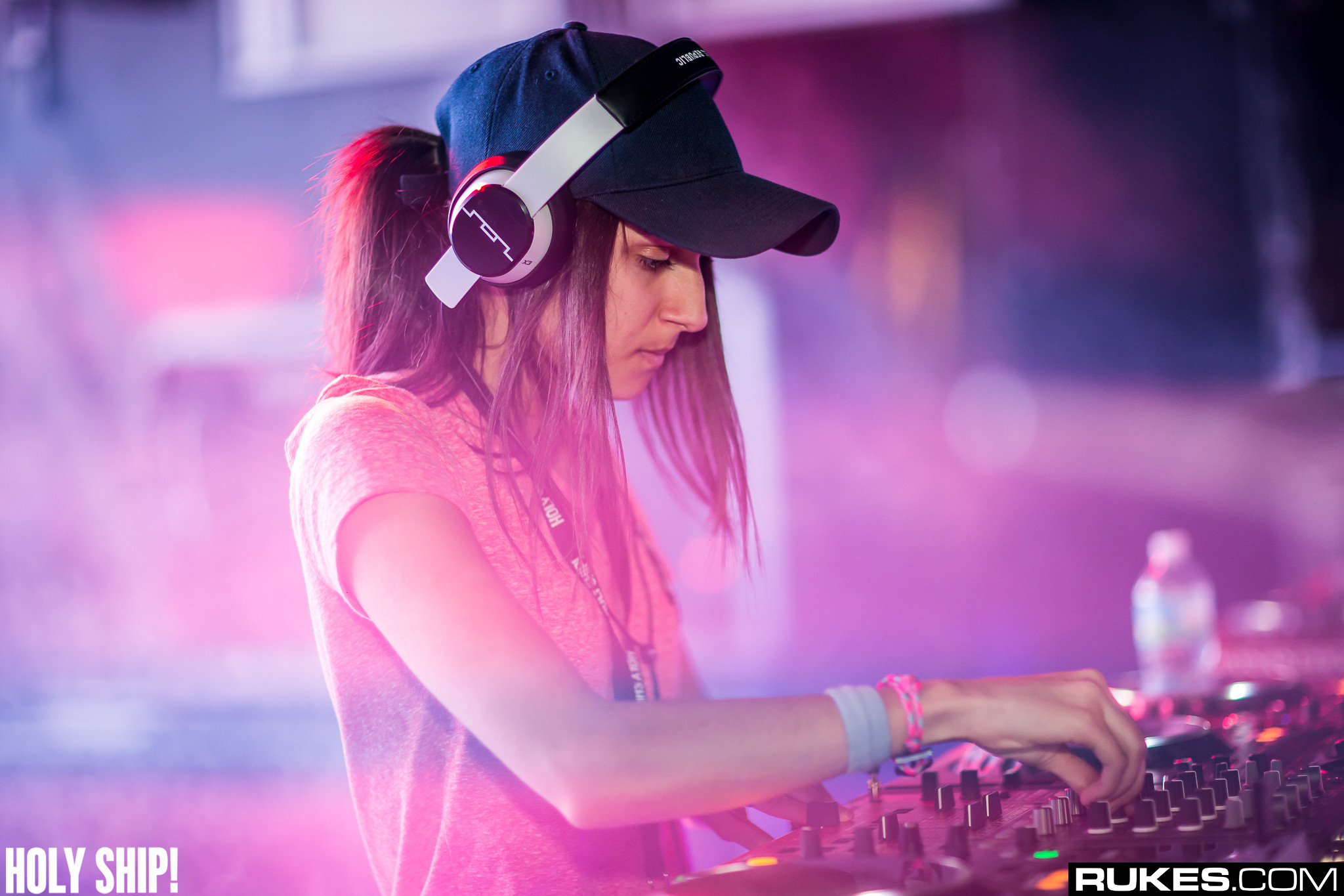 holyship16f 083