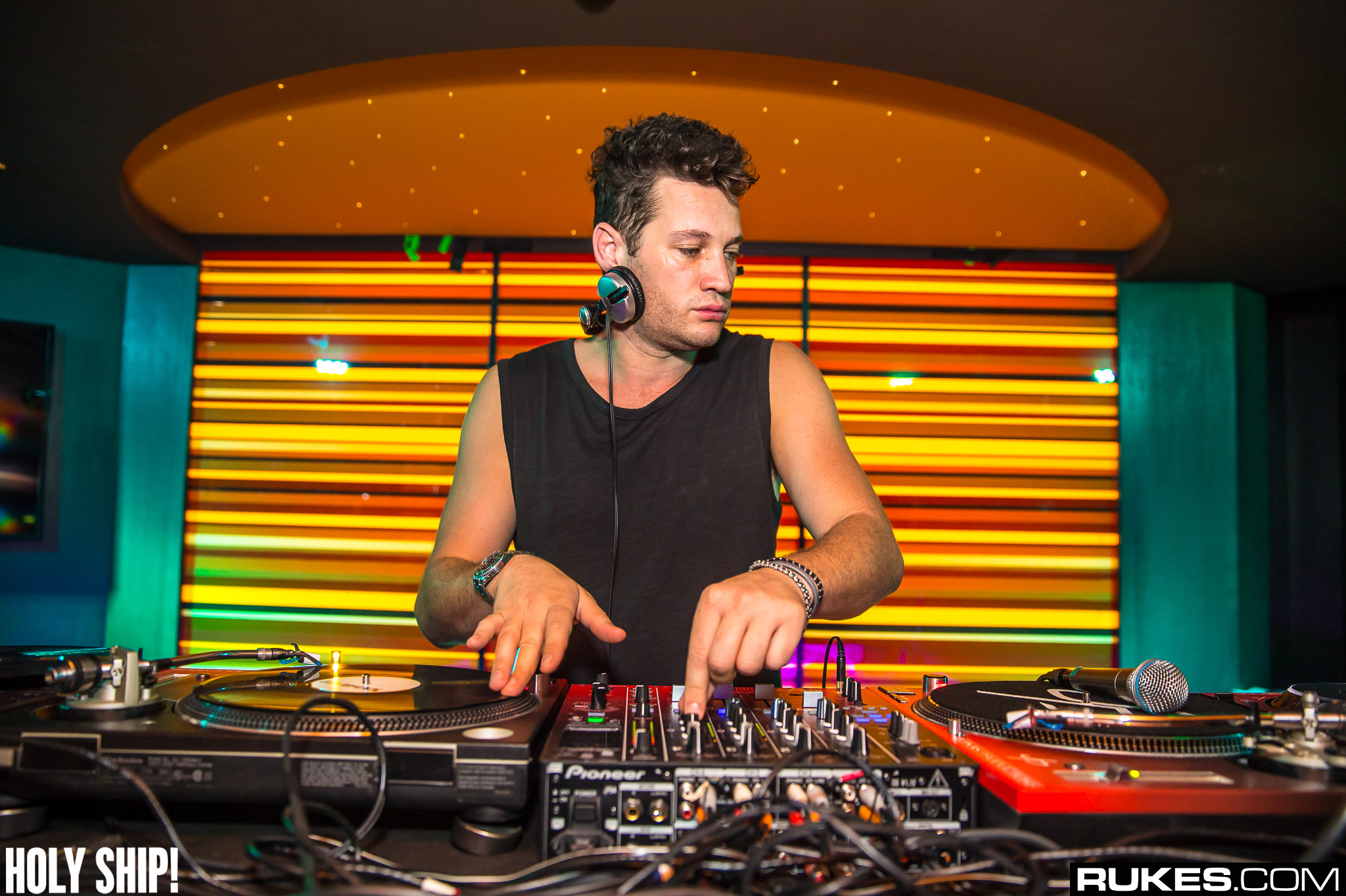 holyship16f 085