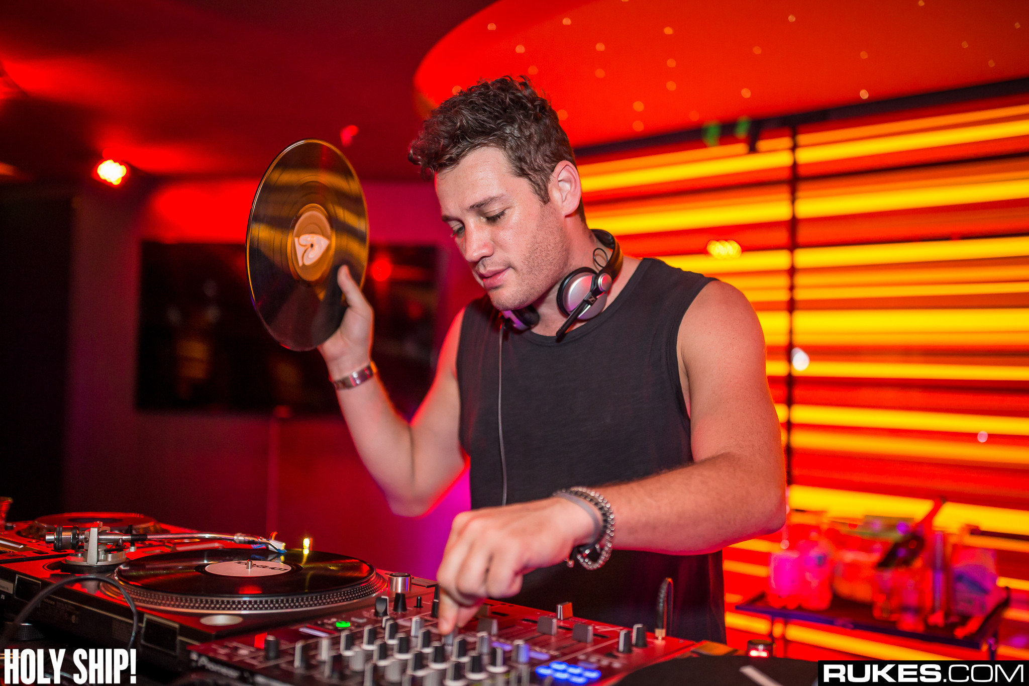 holyship16f 089
